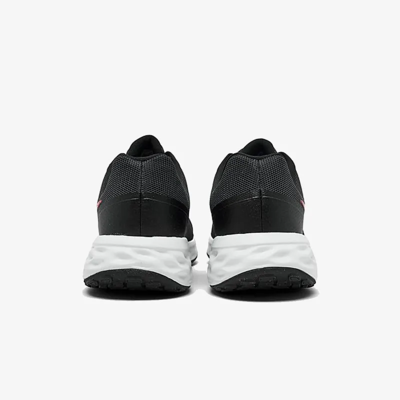 Nike Revolution 6 