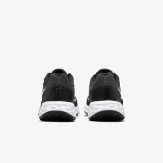 Nike Revolution 6 