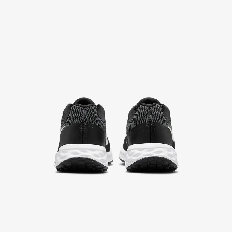 Nike Revolution 6 