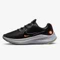 Nike WMNS ZOOM WINFLO 8 SHIELD 