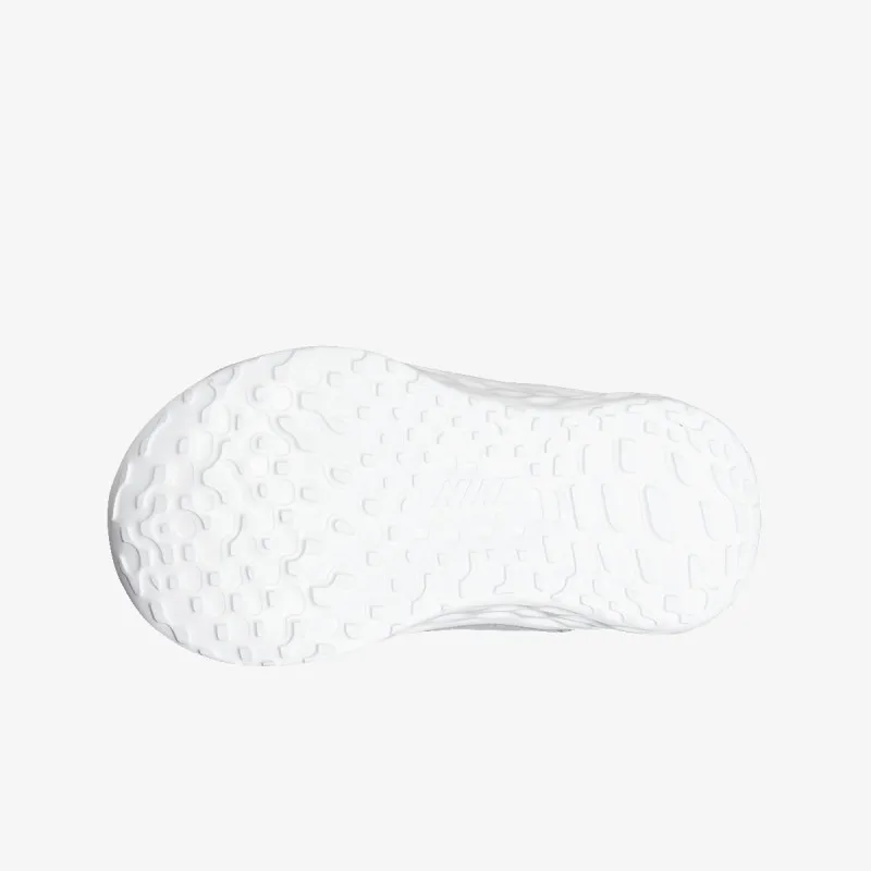 Nike Revolution 6 