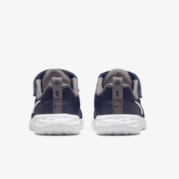 Nike Revolution 6 