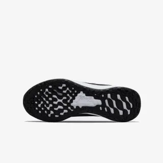Nike REVOLUTION 6 