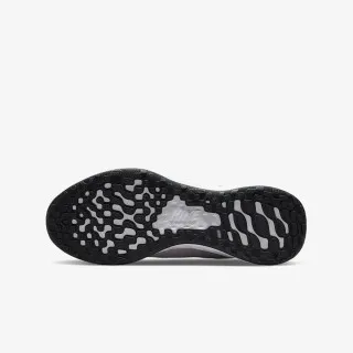 Nike Revolution 6 