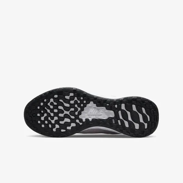 Nike Revolution 6 
