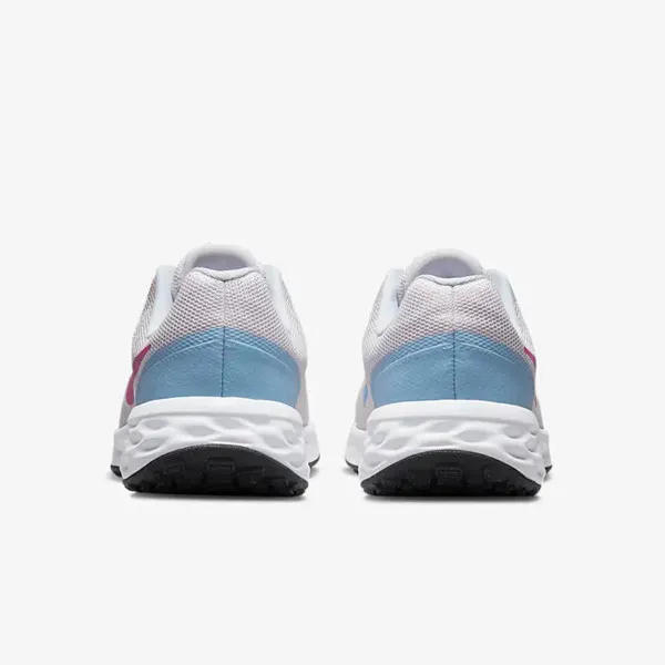 Nike Revolution 6 