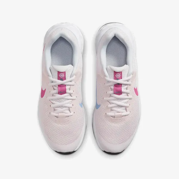 Nike Revolution 6 