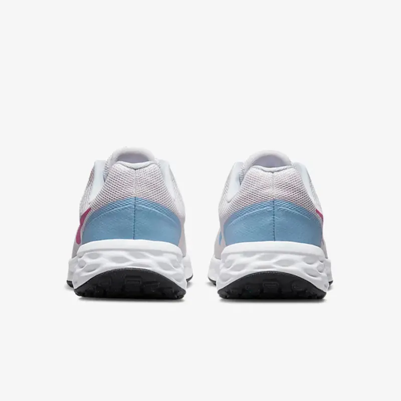 Nike Revolution 6 