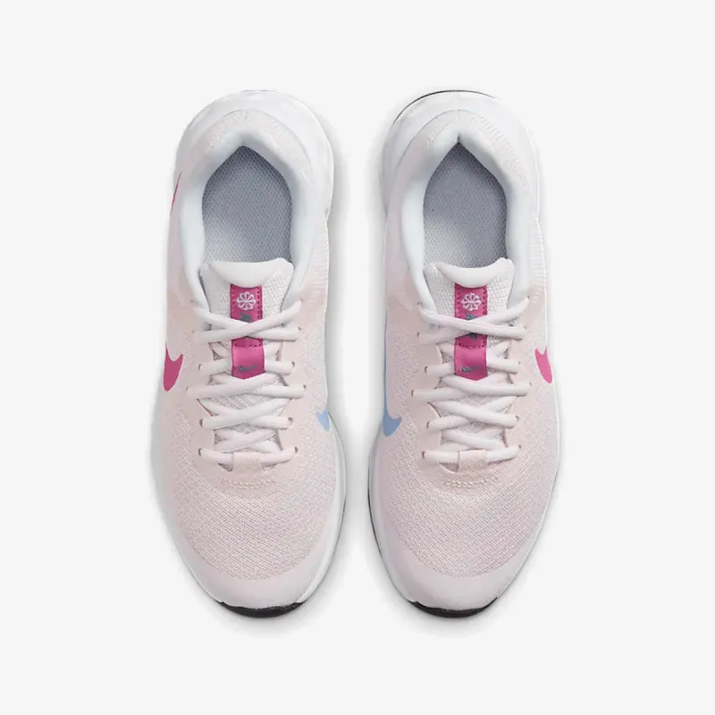 Nike Revolution 6 