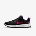 Nike Revolution 6 SE 