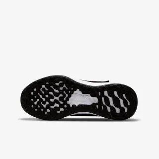 Nike Revolution 6 SE 