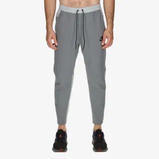 Nike Sportswear Tech Essentials+ 