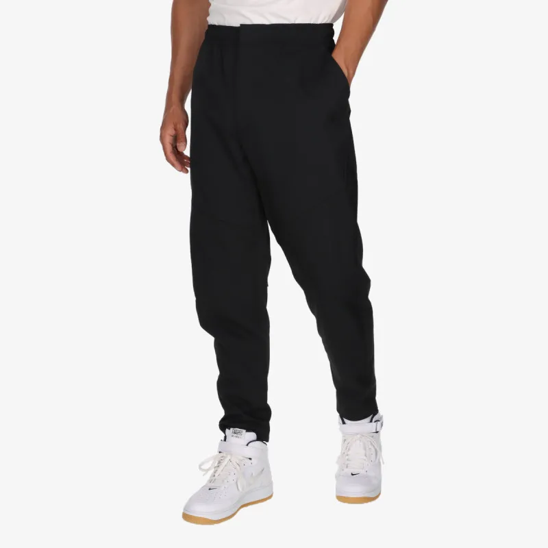 Nike Sportswear Tech Essentials 