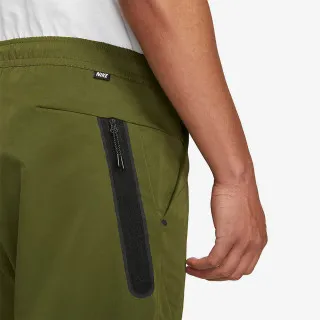 Nike Sportswear Tech Essentials 