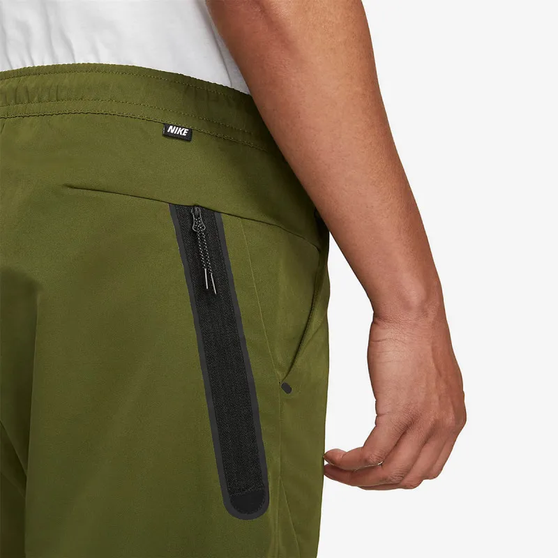 Nike Sportswear Tech Essentials 
