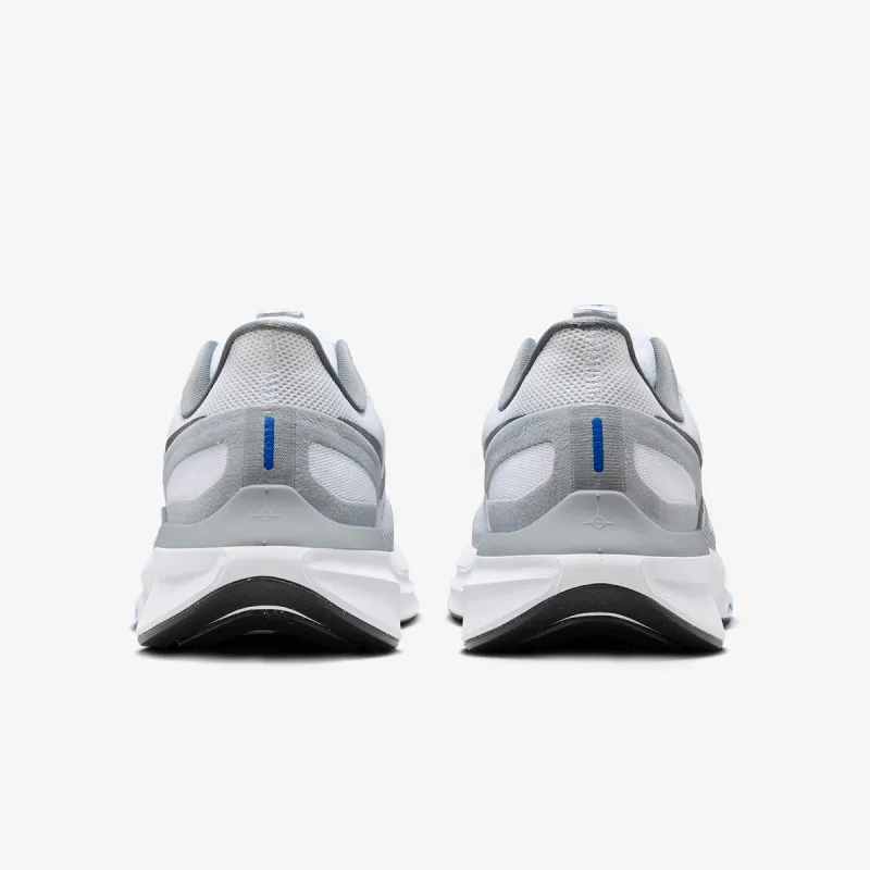 Nike Structure 25 