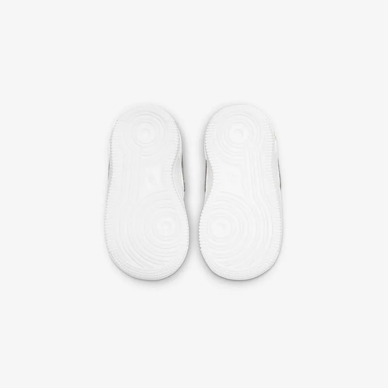 Nike Force 1 LV8 