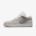 Nike WMNS AIR JORDAN 1 LOW SE V2 