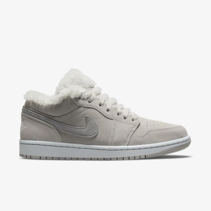 Nike WMNS AIR JORDAN 1 LOW SE V2 