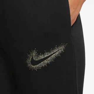 Nike Sportswear Club 