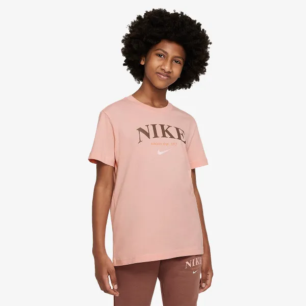 Nike T-shirt Sportswear Trend 