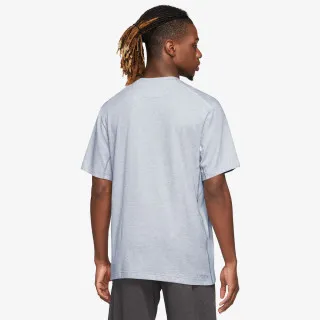 Nike Primary 
