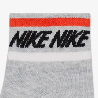 Nike Everyday Essential 