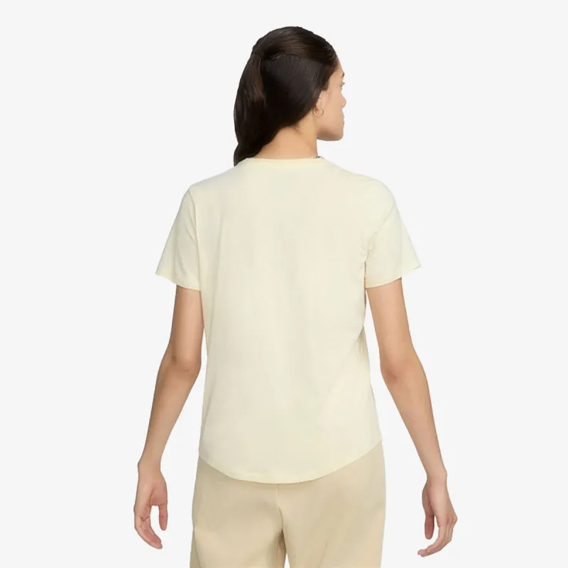 Nike Sportswear Club Essential 