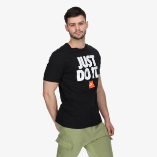 NIKE T-SHIRT Sportswear 