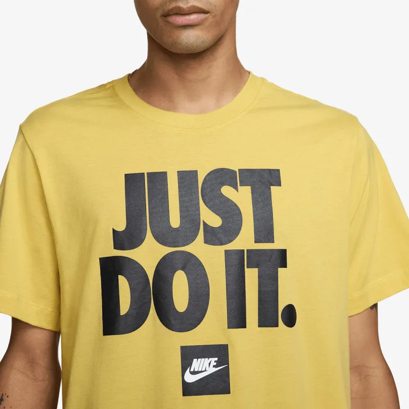 Nike Sportswear 