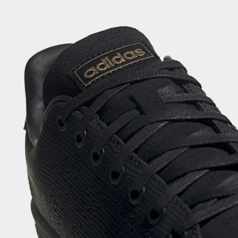 adidas ADVANTAGE 