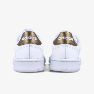adidas ADVANTAGE 