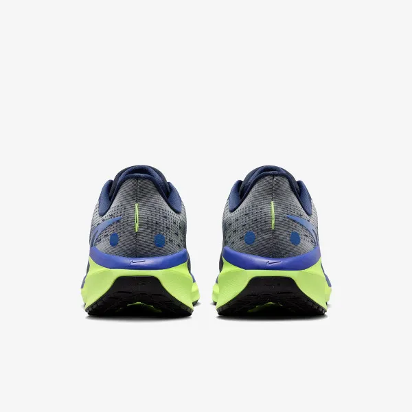 Nike Vomero 17 