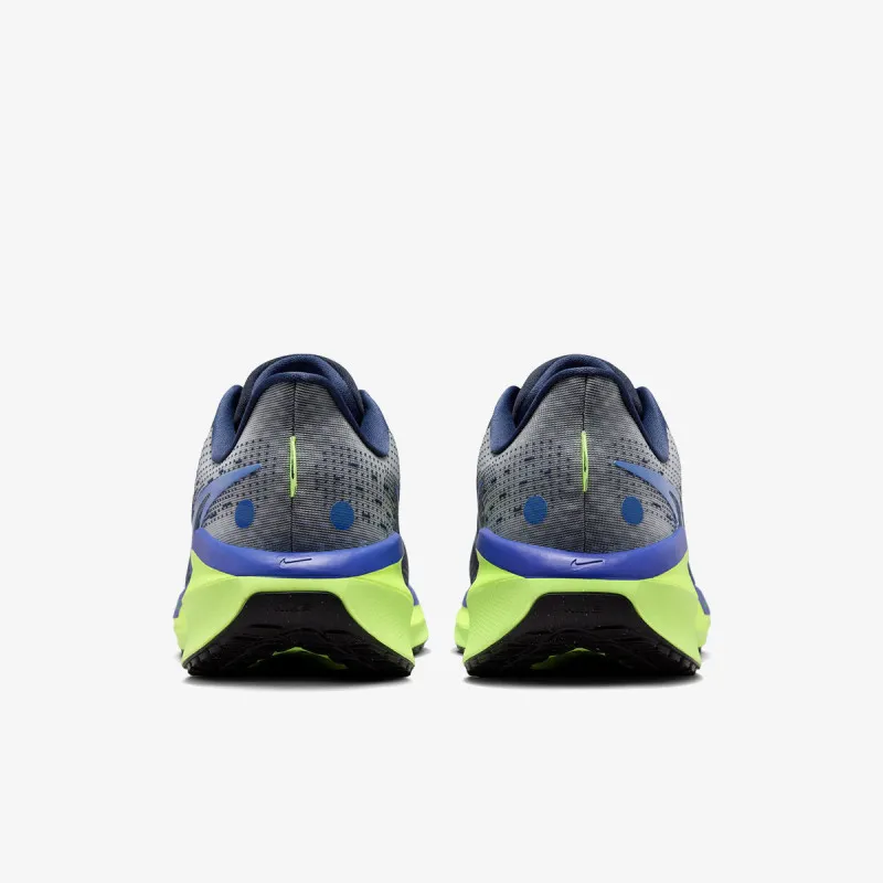 Nike Vomero 17 