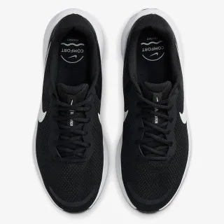 Nike Revolution 7 