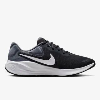 Nike Revolution 7 
