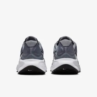 Nike Revolution 7 