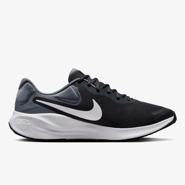 Nike Revolution 7 