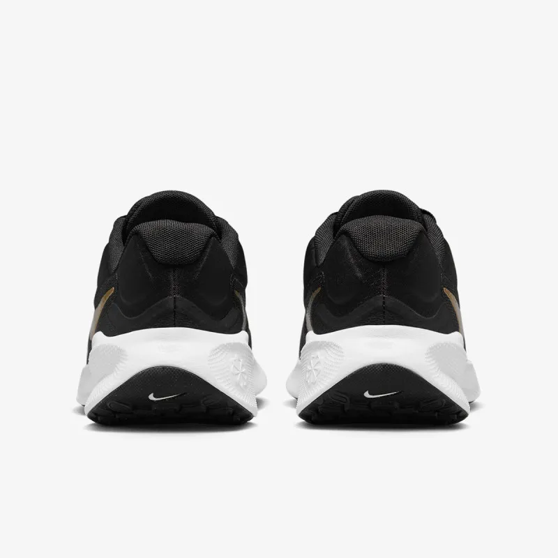 Nike Revolution 7 