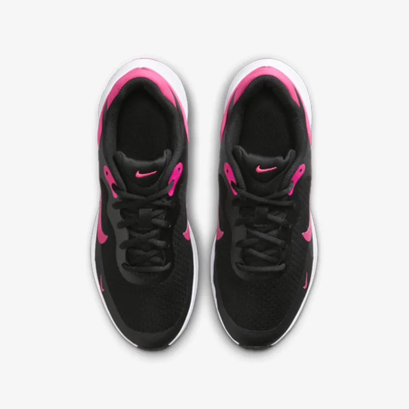 Nike Revolution 7 
