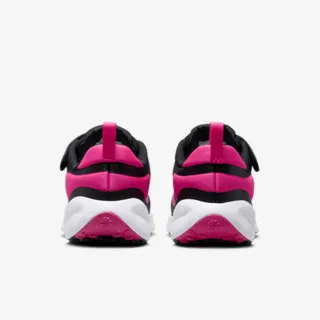 Nike Revolution 7 