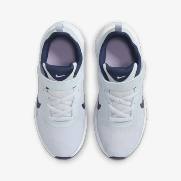 Nike Revolution 7 