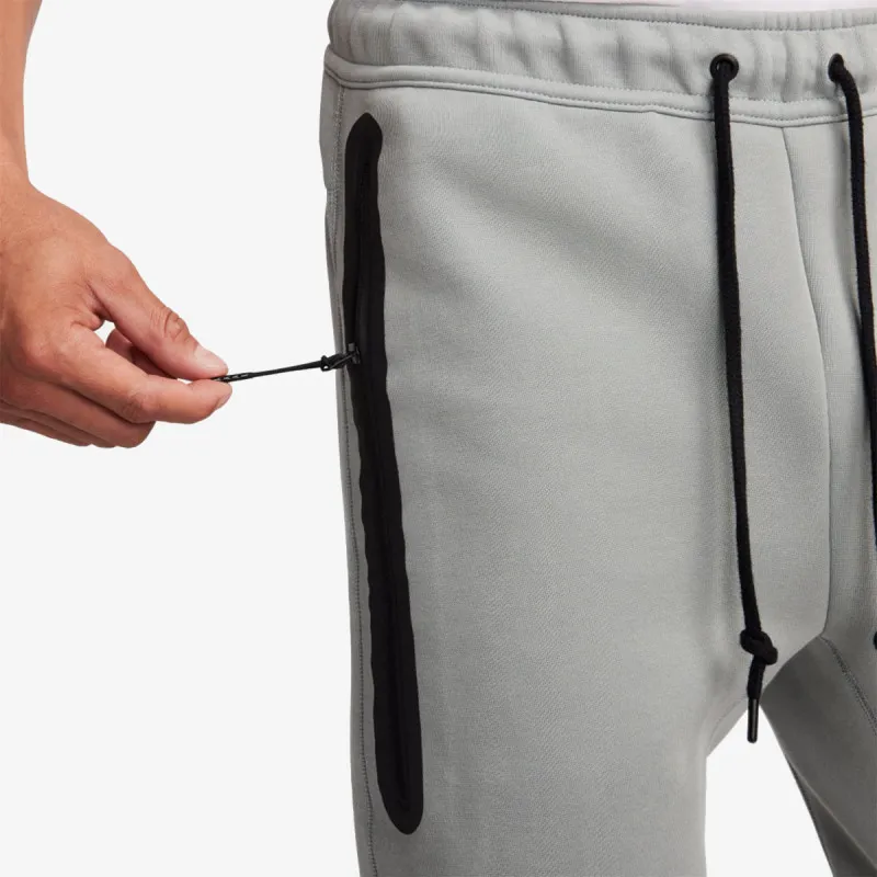 Nike Tech Fleece 