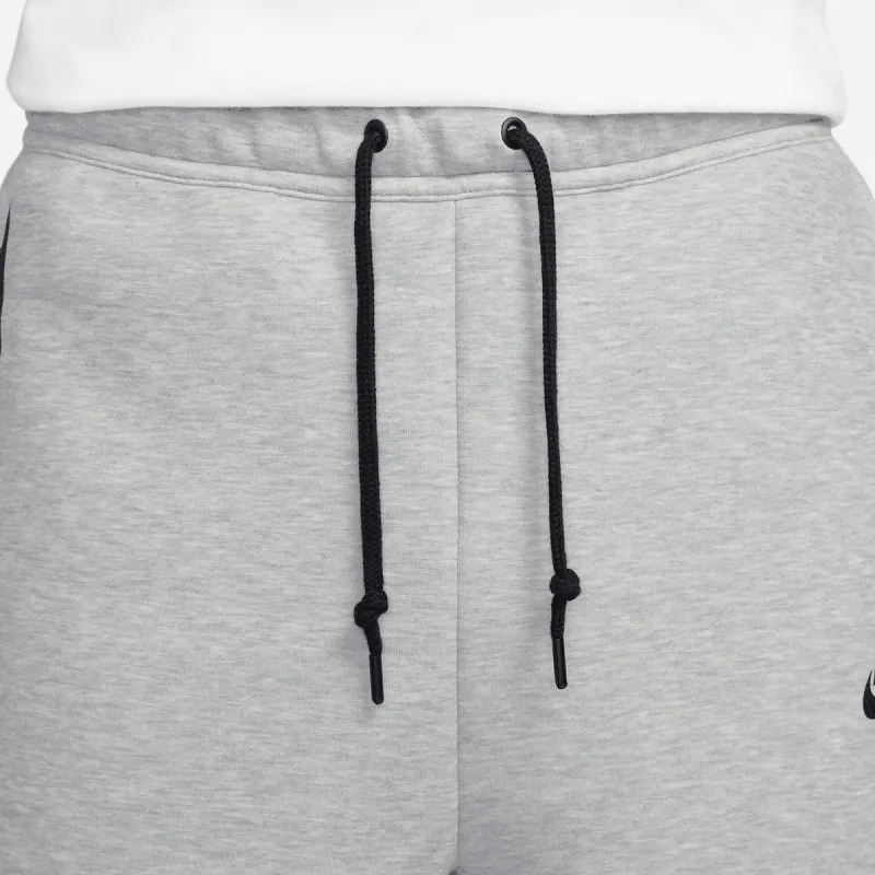 Nike Kratke hlače Tech Fleece 