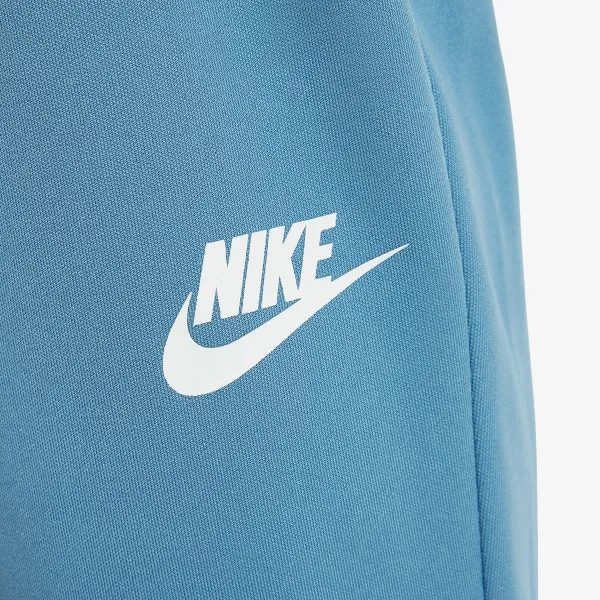 Nike Sportswear Club 