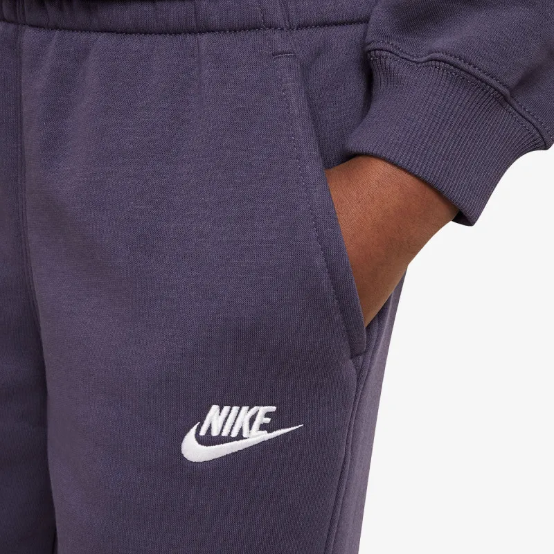 Nike Sportswear Club 