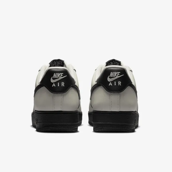 Nike AIR FORCE 1 '07 
