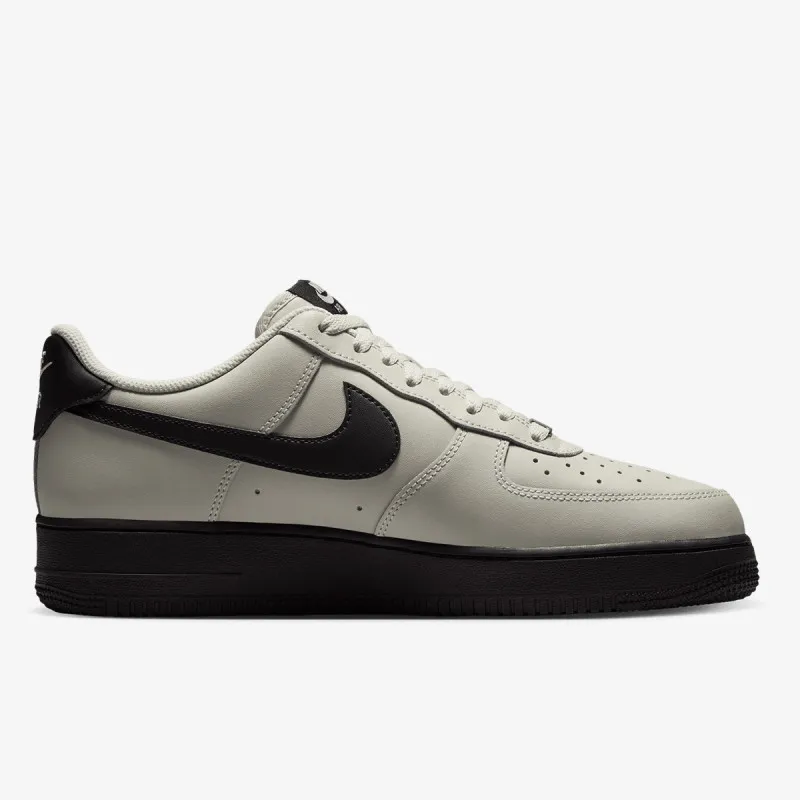 Nike AIR FORCE 1 '07 