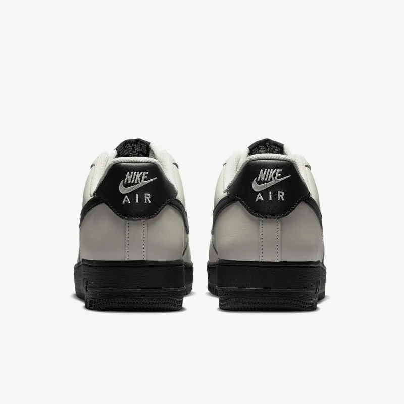 Nike AIR FORCE 1 '07 
