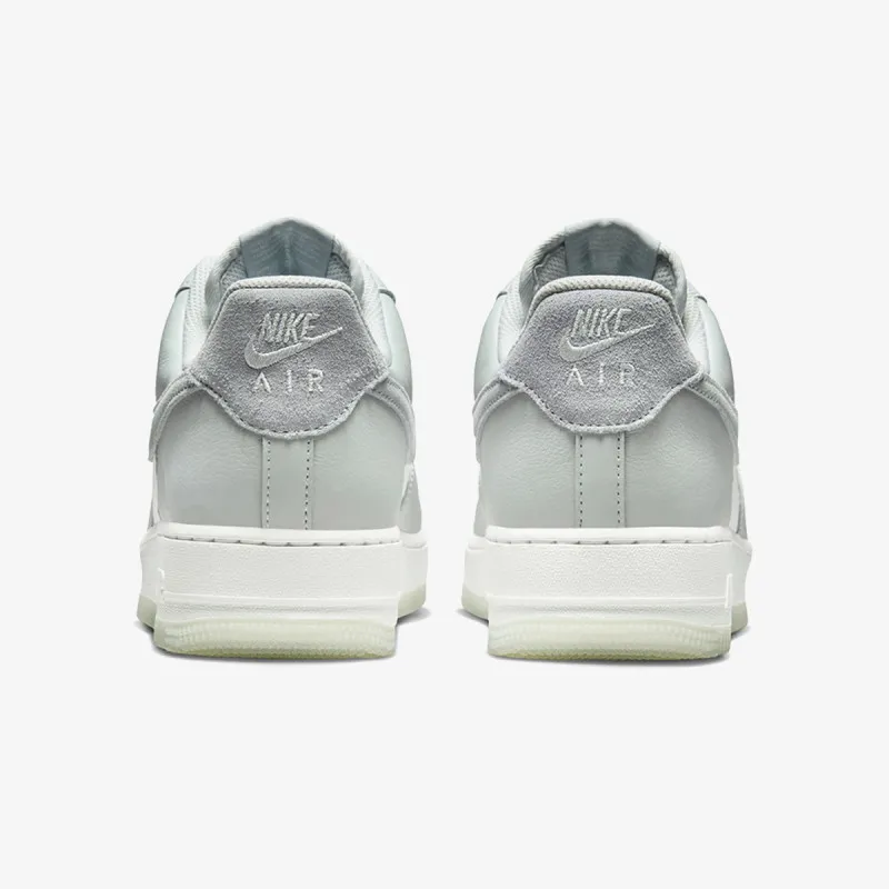 Nike AIR FORCE 1 ’07 LV8 2 